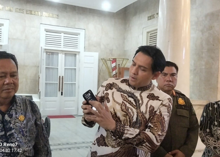 Bupati Lucky Hakim Sesalkan Pengrusakan Fasilitas Umum di Alun-alun Indramayu, Minta Segera Diperbaiki 