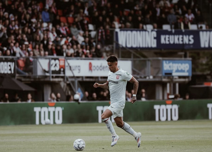 Rumor Transfer Mees Hilgers Bocor! Vincent Hilgers: Harusnya Selesaikan Dulu Kontrak di FC Twente. 