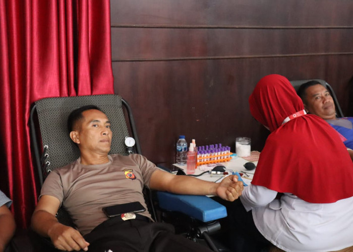 Ratusan Anggota Polres Indramayu Donor Darah Sambut HUT Ke-77 Bhayangkara