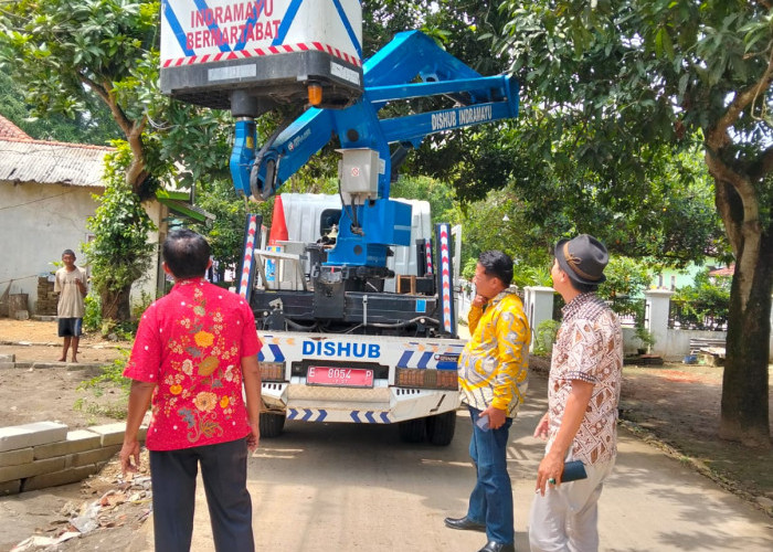 Terima Aduan PJU tidak Nyala, Pemcam Sukagumiwang Gercep Lakukan Perbaikan