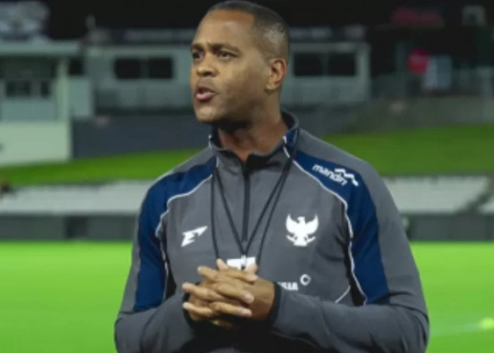 Timnas Bakal Naturalisasi Striker? Patrick Kluivert Beri Kode Keras Usai Kalah Telak Lawan Jepang