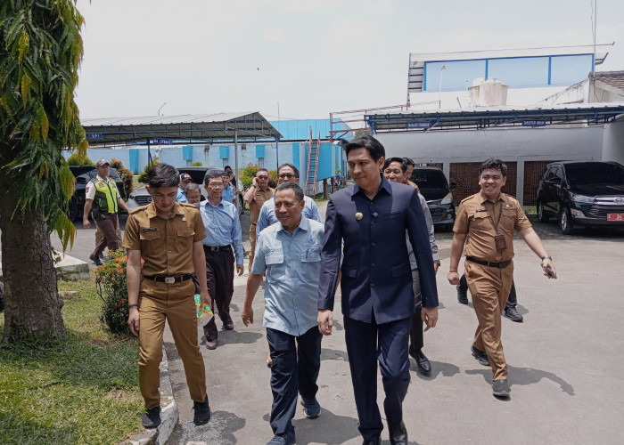 Wajah Bupati Lucky Geram, Sidak Perumdam Tirta Darma Ayu, Tegaskan Evaluasi Total Pelayanan Air Bersih