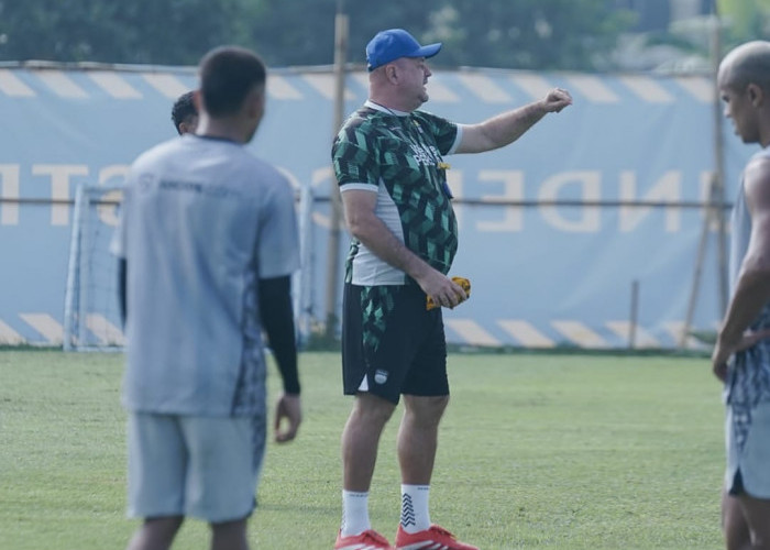Meski Persiapan Belum Ideal, Bojan Hodak Tegaskan Persib Tetap Incar Kemenangan di Piala Presiden 2025!