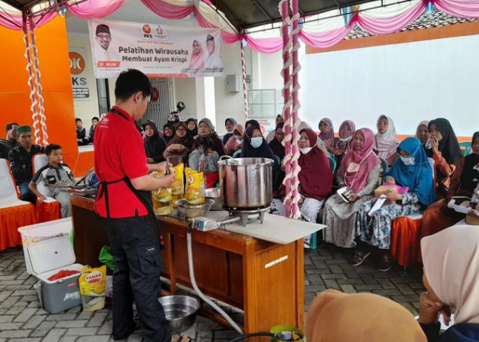 PKS Indramayu Gelar Pelatihan Wirausaha Membuat Ayam Crispy   