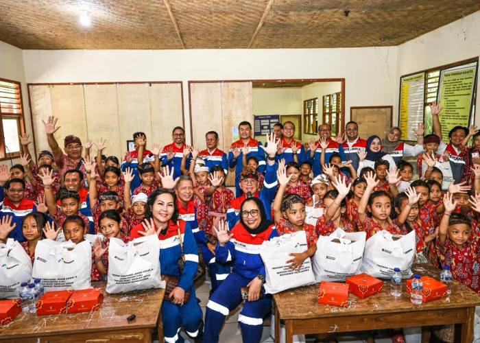 Pertamina Perkuat Dukungan Pendidikan, Komisaris Berbagi Inspirasi di SDN 5 Antiga