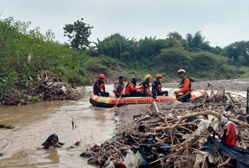 Tim SAR Gabungan Lakukan Penyelaman Cari Remaja Tenggelam di Sungai Cimanis