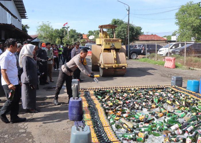 Ribuan Botol Miras Hasil Ops Pekat Lodaya di Musnahkan 