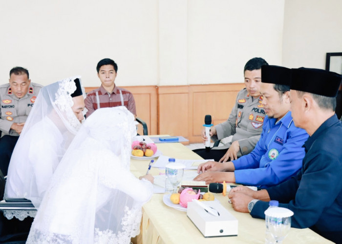 Tersangka Pembuangan Bayi Dinikahkan di Kantor Polisi, 