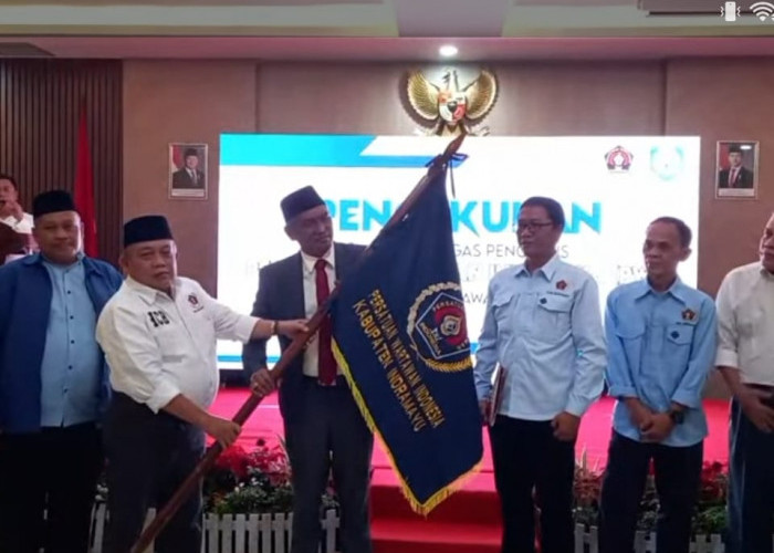 PWI Kubu Hendry CH Bangun Kukuhkan Plt Pengurus PWI se-Jawa Barat, Tunjukkan Soliditas Internal Organisasi 