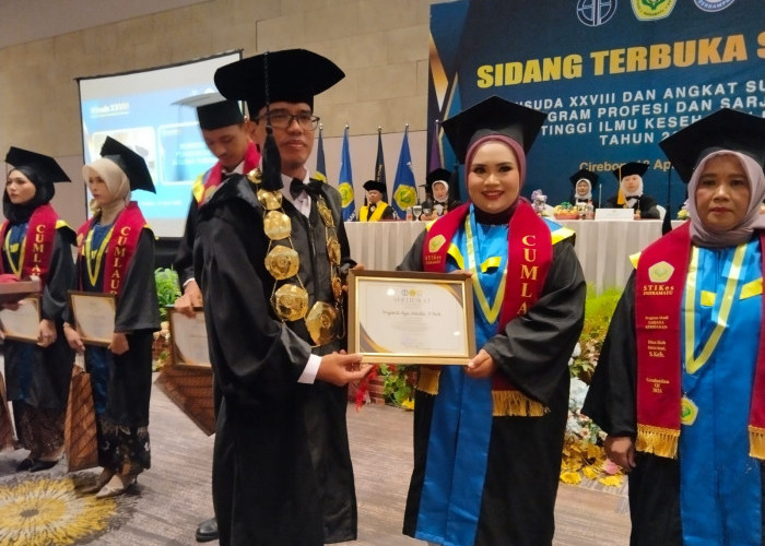Wisuda 122 Lulusan, Cetak Tenaga Kesehatan Kompeten