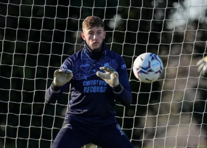 Bukan Cyrus Margono, Eks Pemain Liga Inggris Adam Przybek Jadi Kandidat Kuat Calon Kiper Baru Persib Bandung
