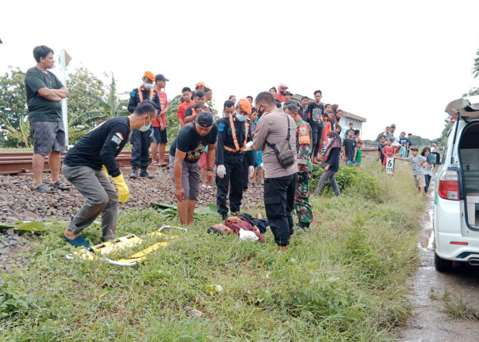 Warga Jatibarang Tewas Tertabrak Kereta Api
