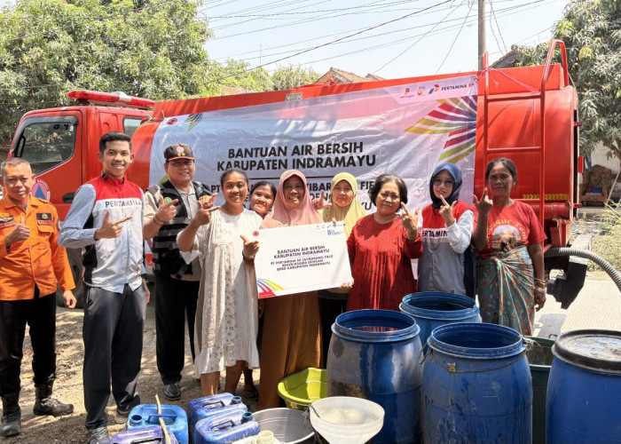 Pertamina EP Jatibarang Field Distribusikan Bantuan 10 Ribu Air Bersih untuk Warga Desa Luwunggesik