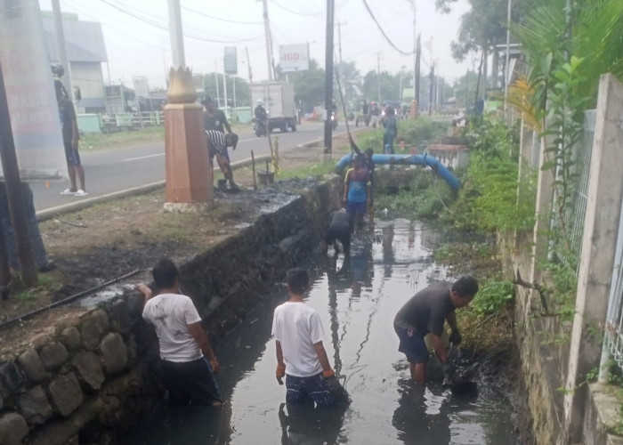 Ratusan Meter SPAL Desa Jatibarang Baru di Normalisasi