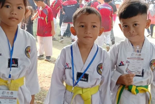 Tiga Siswa SD Juara Wirautama Sabet 3 Medali Perak  Kejuaaraan Taekwondo Open se-Jawa Barat di Cirebon