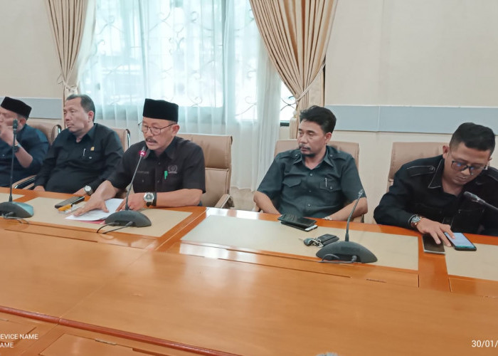 Mayoritas Anggota DPRD Indramayu 'Nyalon Maning'