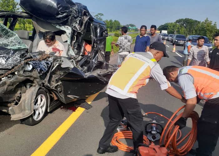 Kecelakaan 2 Mobil yang Terjadi di KM 139 A Tol Cipali, Ini Respon Petugas Astra Tol Cipali