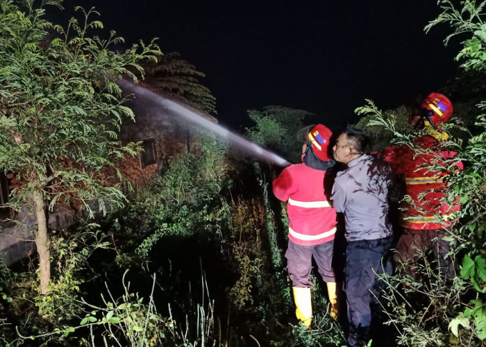 Rumah Nelayan di Sukra Terbakar Saat Ditinggal Melaut