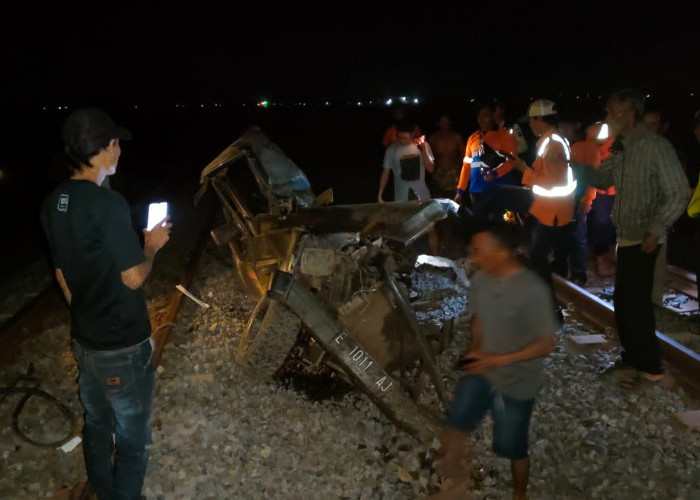 Minibus Temper KA Gajayana Tiga Penumpang di Laporkan Selamat