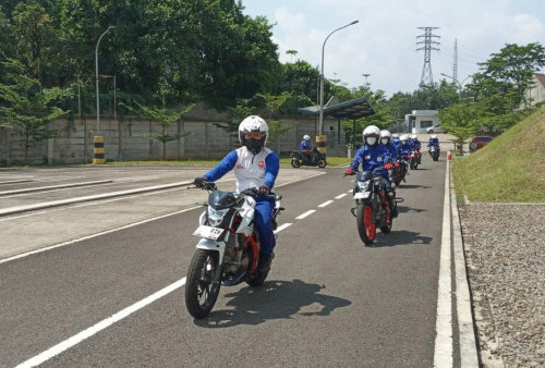 Tingkatkan Skill Berkendara, Komunitas Honda Cirebon Ikuti Pelatihan Safety Riding