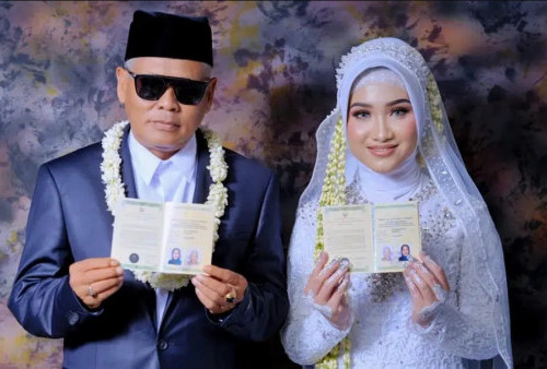 H Sondani dan Via, Pernikahan Viral di Tegal Gubug Cirebon