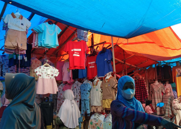 Jelang Lebaran Omset Pedagang Pasar Sandang Jatibarang Meningkat Pesat