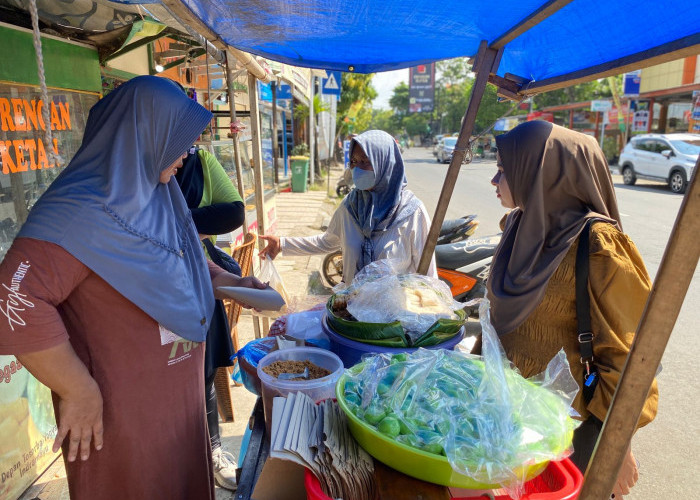 Cita Rasa Nostalgia Kue Geblog Indramayu, Jajanan Tradisional yang Tak Pernah Sepi Peminat