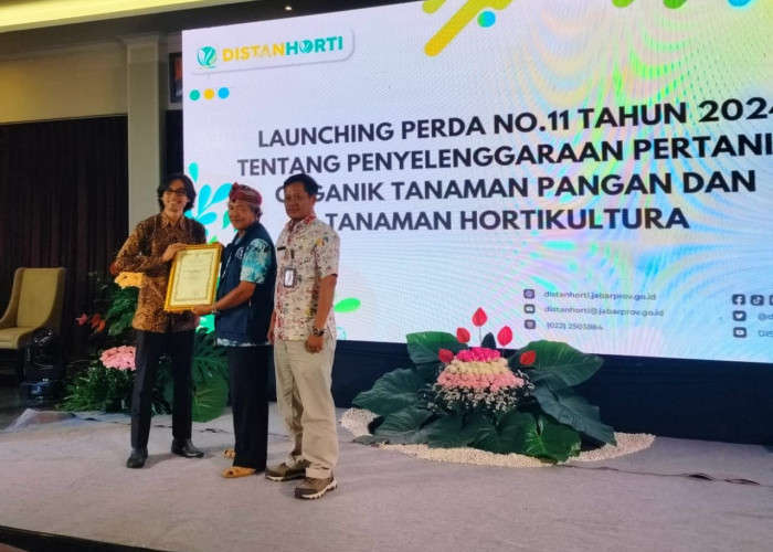 Pelopor Pertanian Organik di Indramayu Poktan Sri Makmur III diganjar Penghargaan dari Gubernur Jabar