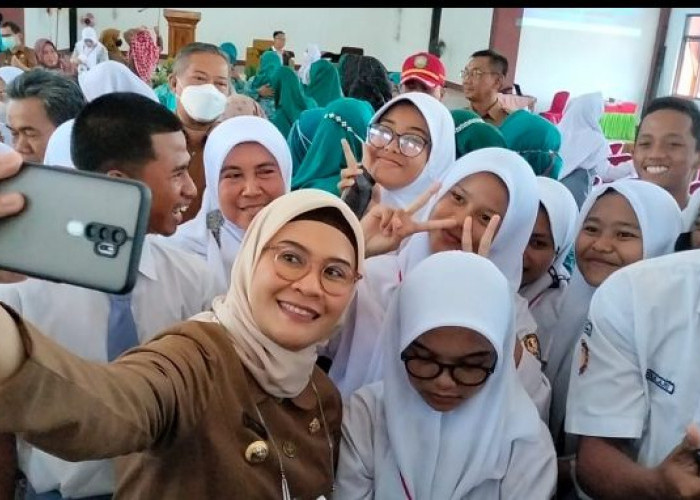 Bupati Nina Ajak  untuk Tingkatkan  Mutu Pendidikan 