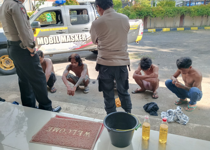 Minta Uang ke Pengendara, Lima Preman Cirebon Girang Diglandang Polisi