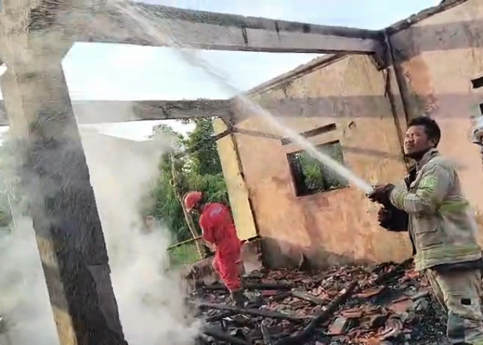 Kembali Terjadi ODGJ Bakar Rumah Kosong di Losarang