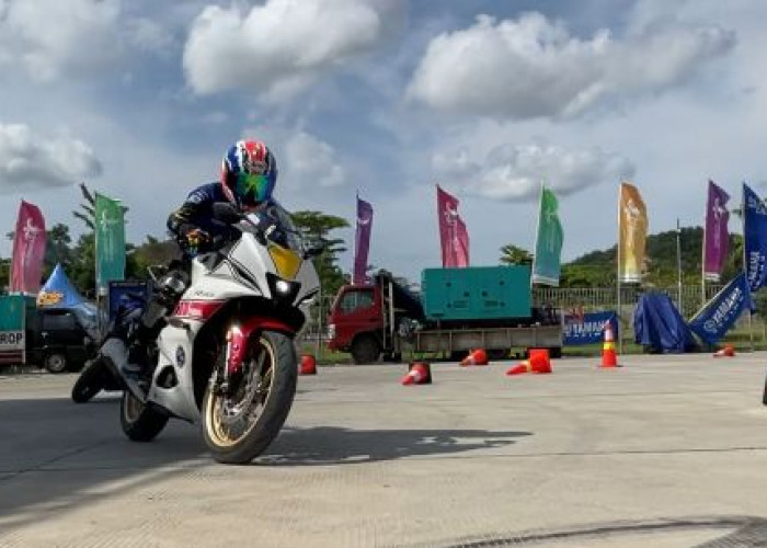 Ratusan Bikers Jajal All New R15 Connected Series Dalam bLU cRU Fun Riding Challenge 