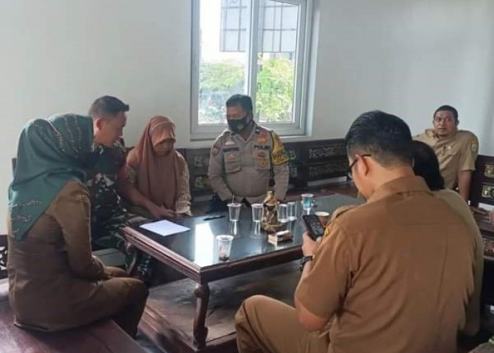 Siswi MTs Al Falah Cikeduk Tersesat Ditolong TNI-Polri