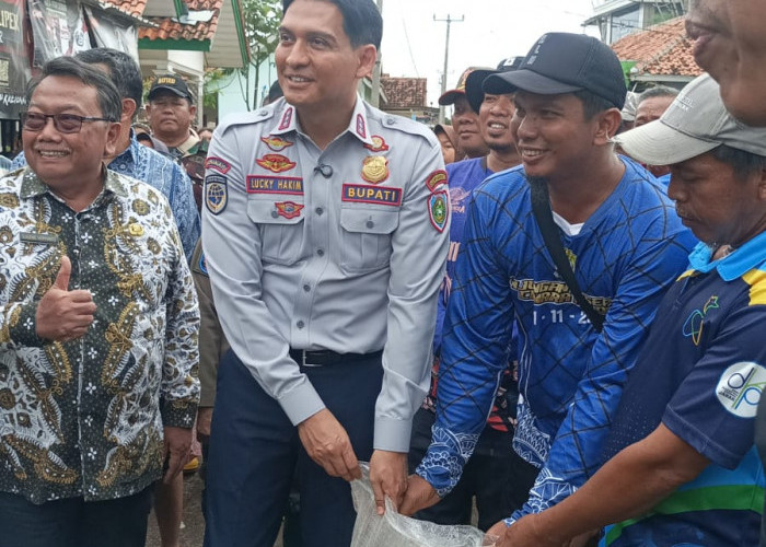 Bupati Lucky dan Baznas Salurkan Ribuan Paket Sembako untuk Korban Banjir