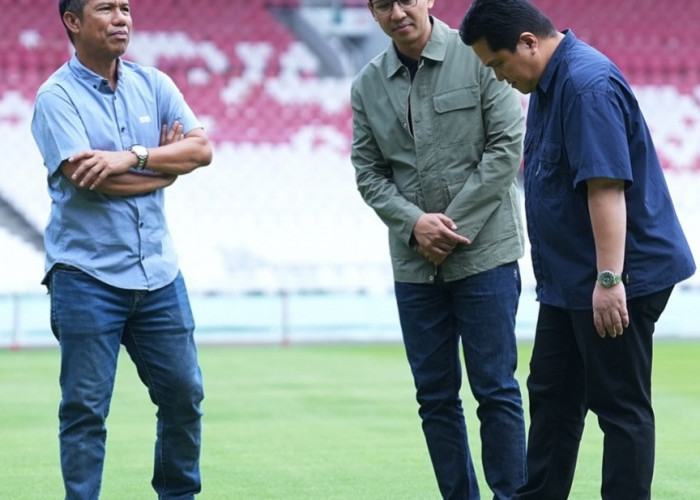 Jelang Kontra Jepang, Erick Thohir Cek Rumput GBK: Terbaik yang Pernah Saya Rasakan