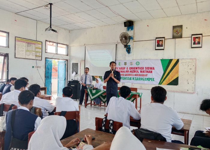 Terkena Imbas Kebijakan Gubernur, SMA Muhammadiyah Karangampel Gelar MPLS dengan 24 Siswa