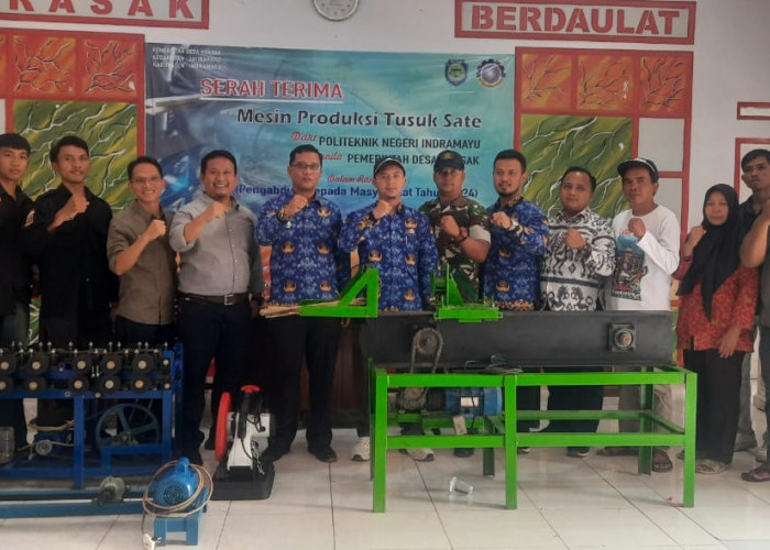 POLINDRA Hibahkan Mesin Produksi Tusuk Sate Kepada Pemdes Krasak