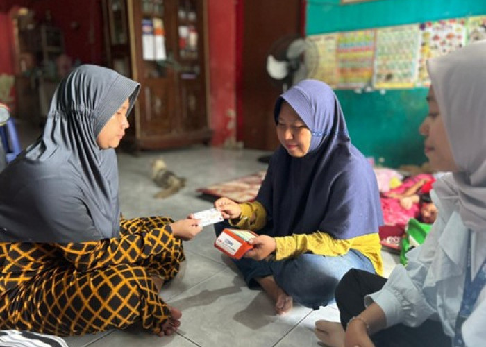 Perempuan Ini Sukses Kembangkan Usaha Rumahan hingga Jadi Andalan Transaksi Warga melalui BRILink Agen
