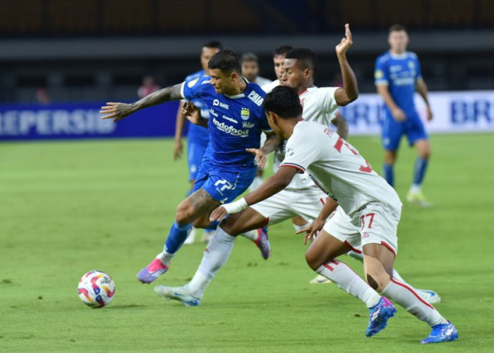 Libas Malut United 2-0, Persib Bandung Tempel Ketat Persebaya di Puncak Klasemen 