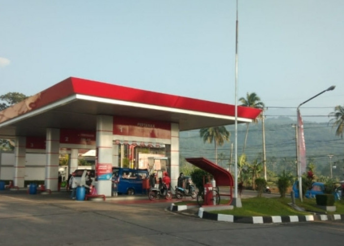 Korsleting Listrik Sebabkan Mobil Terbakar di SPBU Pertamina