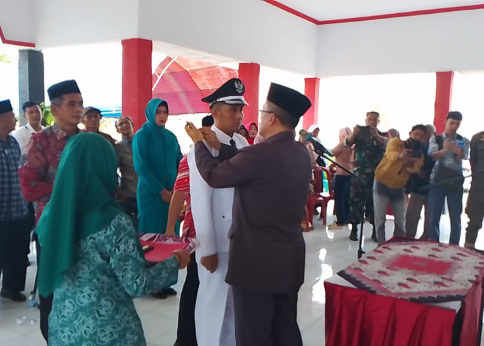 Plt Kepala DPMD Lantik Edi Jadi PAW Kuwu Mekarwaru 