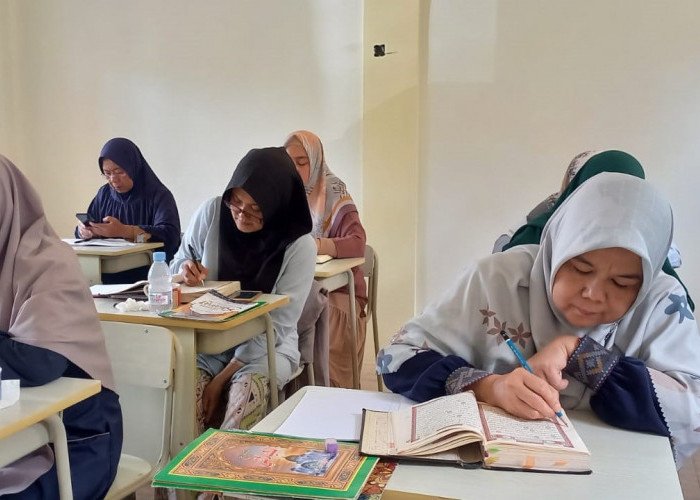 Kampung Quran Cirebon Hadirkan Program Pesantren Lansia 