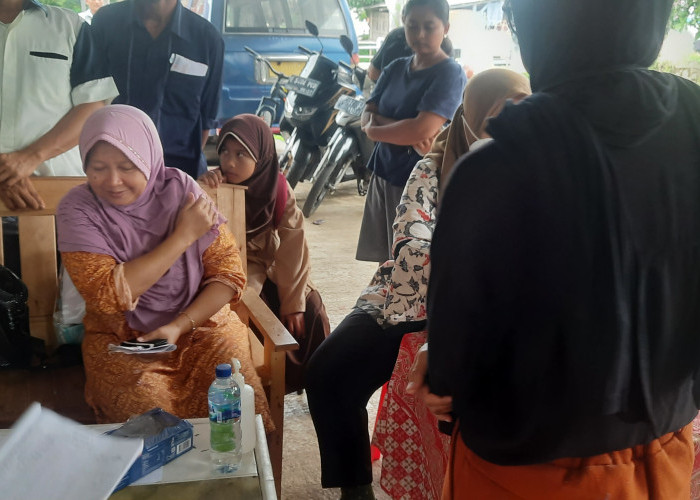 Agen E-Warong Sukseskan Vaksinasi di Indramayu