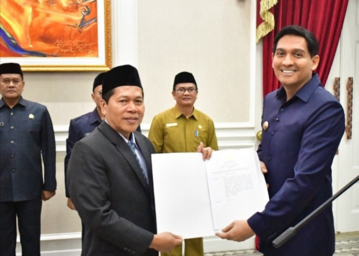 Bupati Lucky Hakim Lantik Ahmad Syadali Jadi Pj Sekertaris Daerah Indramayu