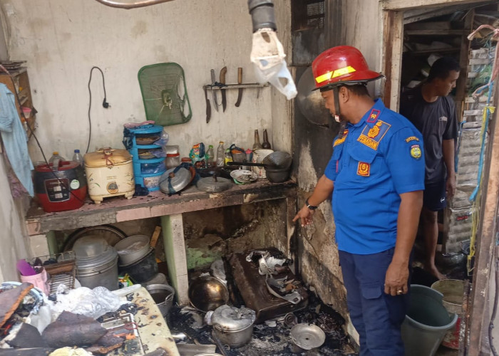 Gara-gara Masak Air, Rumah Di Karangampel Kebakaran