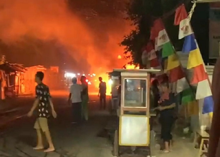 Bengkel Sepeda Onthel Terbakar di Gegesik,  Ludes Tak Tersisa 