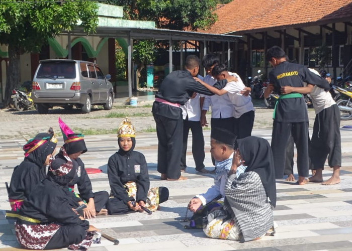 MPLS, Siswa SMP Nurul Halim Pentas Teater Perjuangan KH Hasyim Asyari 