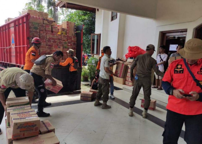 BPBD Indramayu Salurkan Bantuan Logistik di Cianjur 