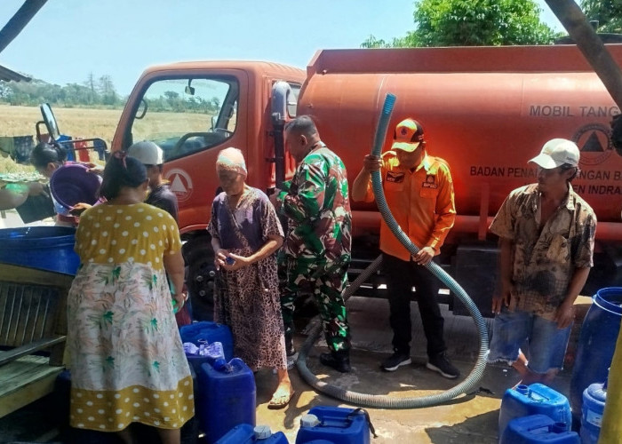 Atasi Dampak Kekeringan, 10.000 Liter Air Bersih Disalurkan ke Desa Tanjakan