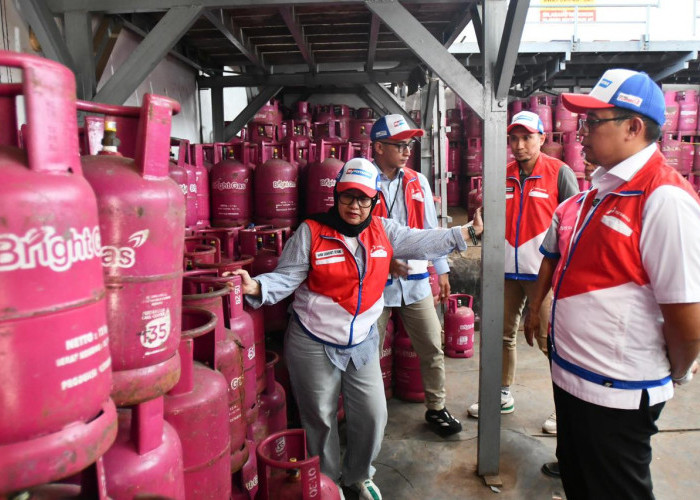 Komisaris Pertamina Cek Distribusi  BBM dan LPG di Sorong, Pastikan Pasokan Terjaga
